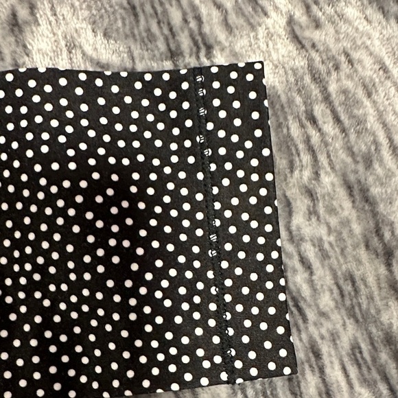 Nike Women’s Black and White Dotted Leggings. Fleece lined for running. EUC - Picture 8 of 12